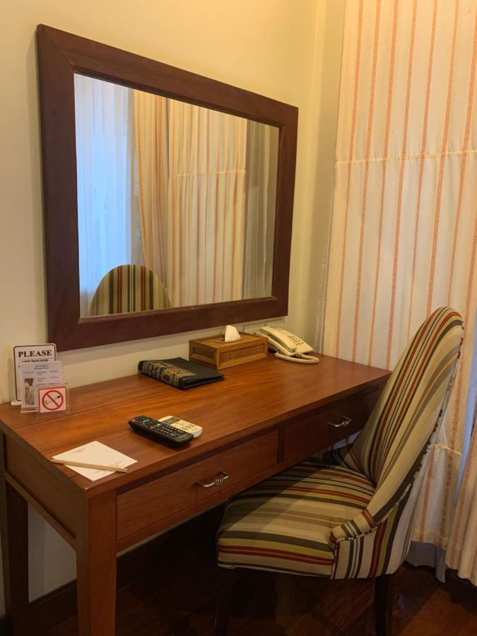 Athena Hotel Pakse Exterior photo