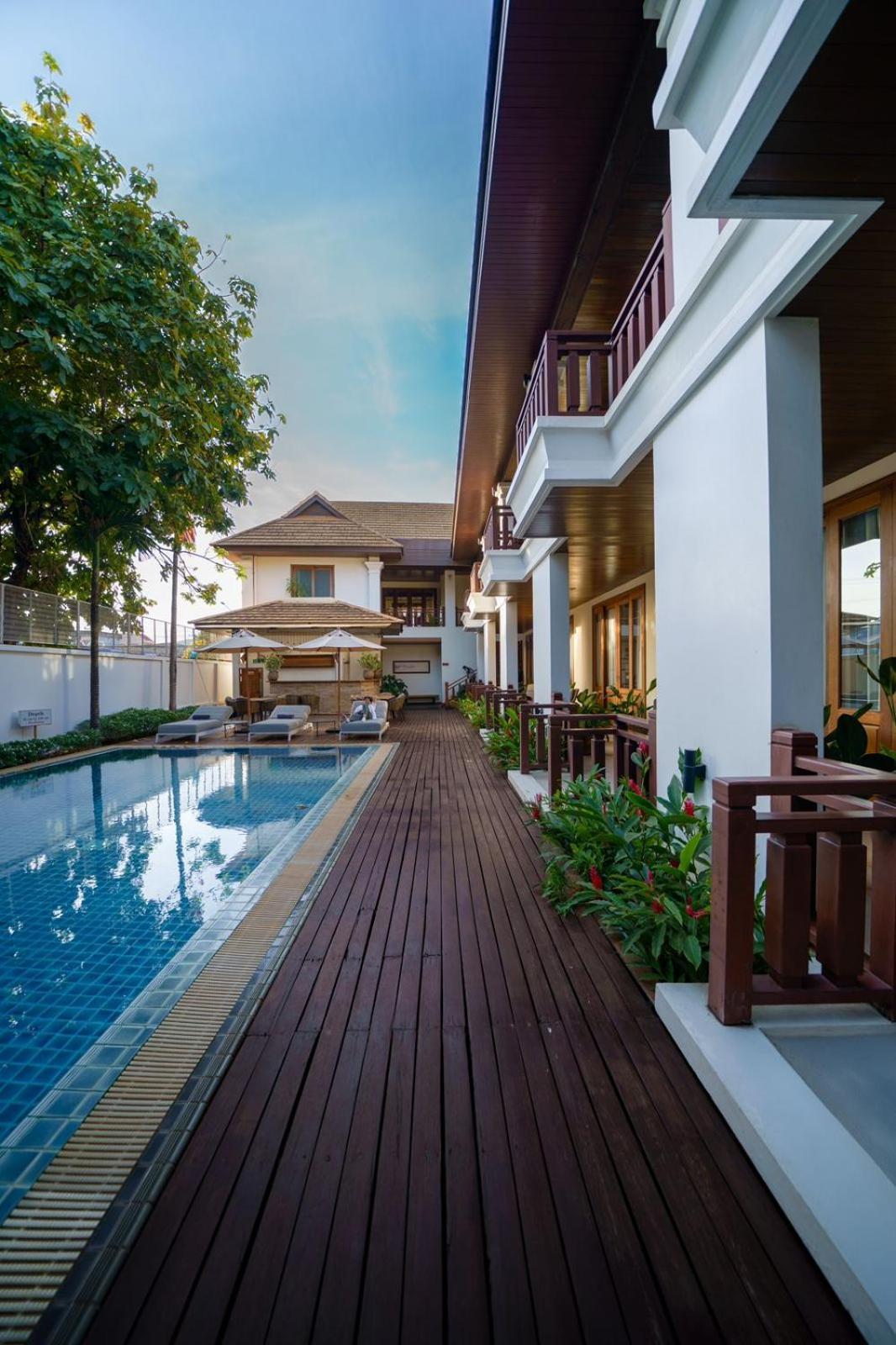 Athena Hotel Pakse Exterior photo